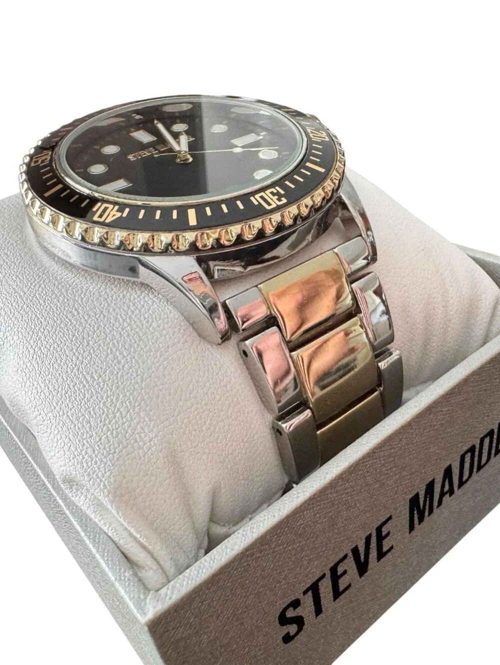 Steve Madden Men’s Two Tone Watch PC211J Black Dial Box Extra Links Not Working